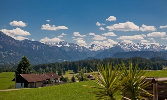 Ofterschwang Apartment | Dreamlike apartment m. Sauna, fireplace, mountain views u. Mountain railway tickets included