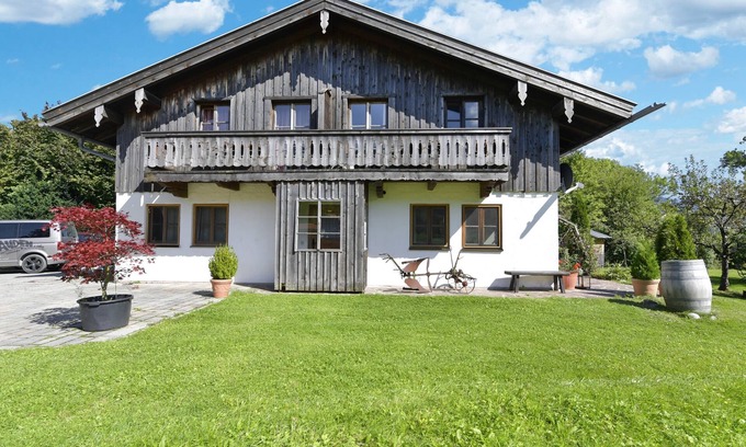 Lenggries Apartment | Dreamlike apartment "Hochalm" with Balcony, Garden & Wi-Fi