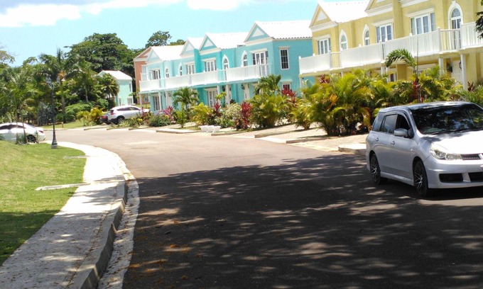 Orange Bay Condo | "DREAMS COME TRUE" is the Condo on Little Bay you are looking to enjoy!