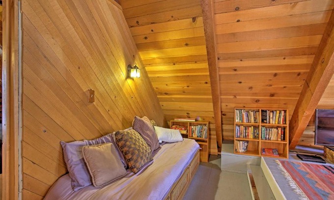 Ponderosa House | Dreamtime Cabin with Deck in Sequoia Natl Forest!