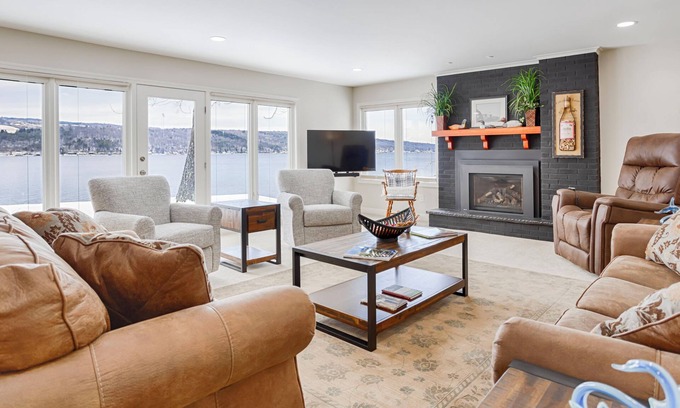 Hammondsport House | Dreamways: "Memorable Views + Pet Friendly!"