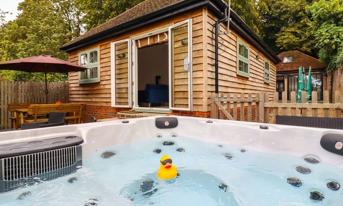 Bromley Common and Keston Cottage | Dreamwood Lodge