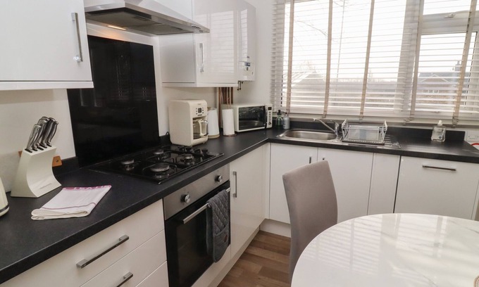 Blandford Saint Mary House | DREAMWOOD, pet friendly, character holiday cottage in Blandford Forum