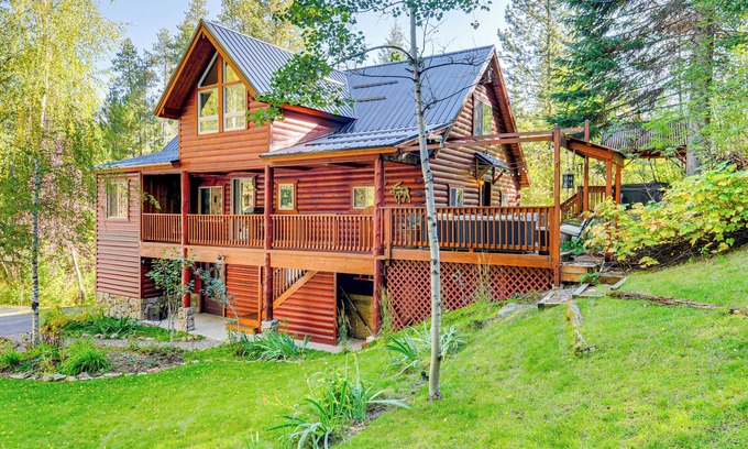 Alpine Cabin | Dreamy Alpine Cabin w/Hot Tub, Fireplace & More!