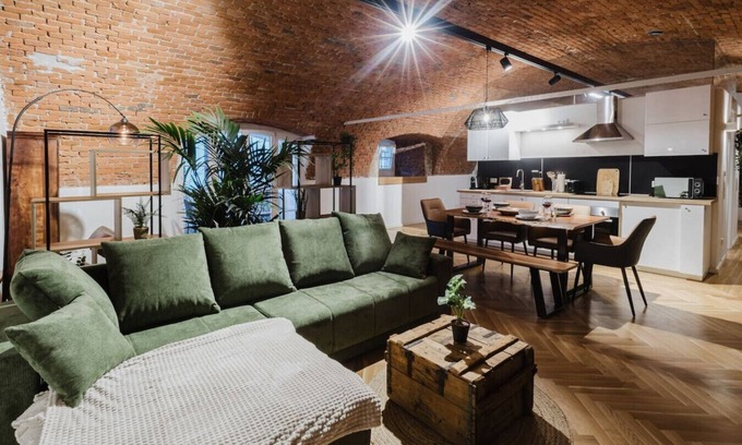 Passau Apartment | Dreamy Brick Loft- Central & Right on the Ilz