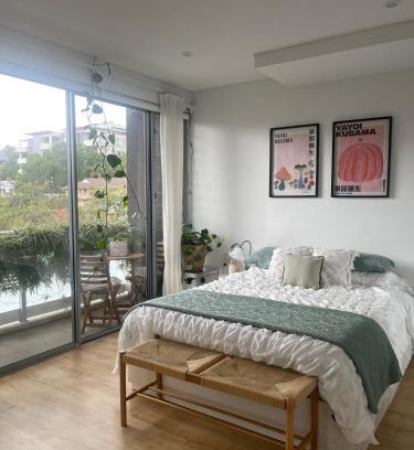 Wollongong CBD Apartment | Dreamy Modern Oasis in the City