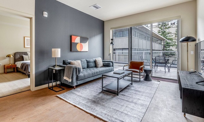 Piedmont Avenue Apartment | Dreamy Oakland 2BR w/Gym, walk to Restaurants & Shops, by Blueground