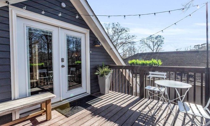 Westside Apartment | Dreamy Treetop Loft in West Midtown Atlanta.