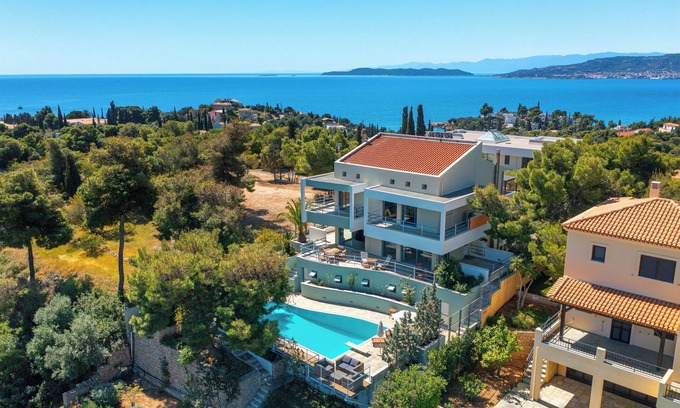 Agios Emilianos Villa | Dreamy Villa near Porto Heli ideal for a blissful stay