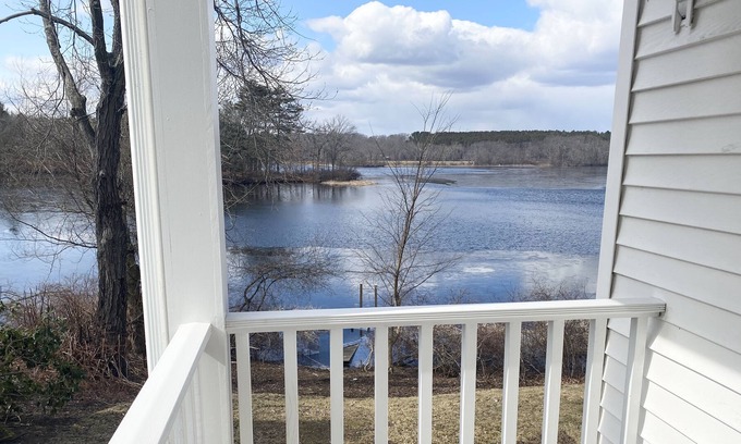 West Concord Condo | Dreamy Waterfront Oasis | 5★ Location, ♛Queen Beds