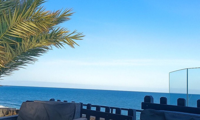 Playa del Aguila House | Drean on the Beach, first line n the sea -Garden