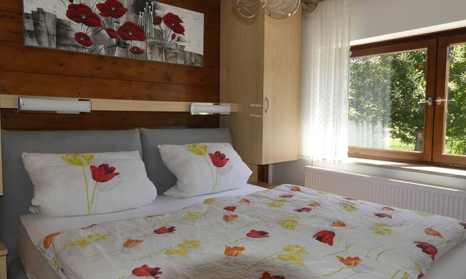 Obersensbach Cottage | Dreibettzimmer 2 Ohne Balkon - Pension Holzerstube
