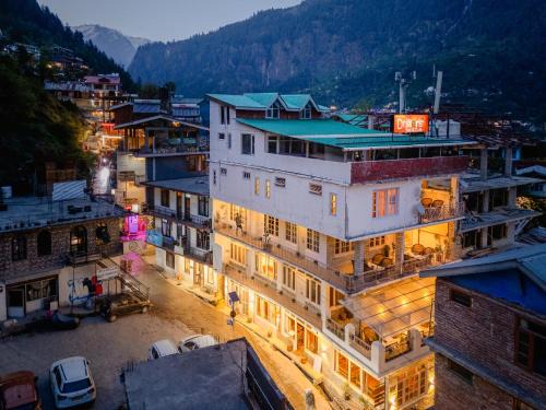 Old Manali House | Drifters Inn - The Hidden Tribe