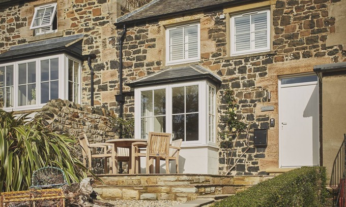 Craster Cottage | Driftwood - a pet friendly that sleeps 4 guests in 2 bedrooms