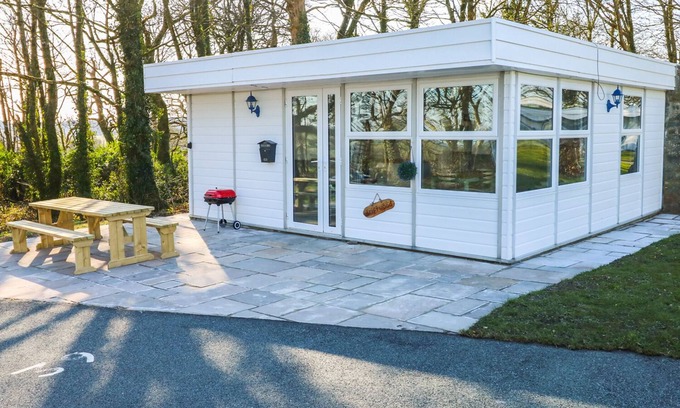 Roch Cottage | DRIFTWOOD, family friendly, with a garden in Roch