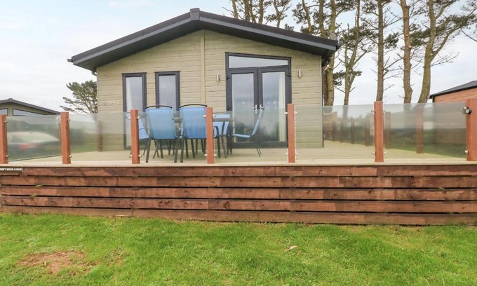 Hasguard Cross House | Driftwood Lodge
