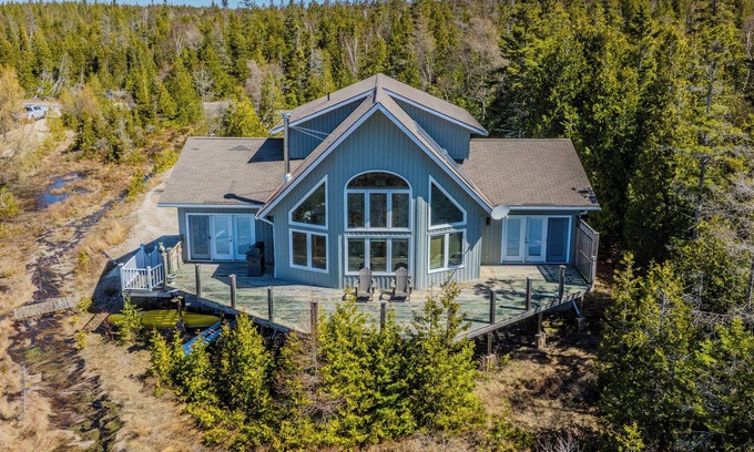Tobermory Cottage | Driftwood: Luxe Lakefront Retreat w/Sauna & AC - Tobermory