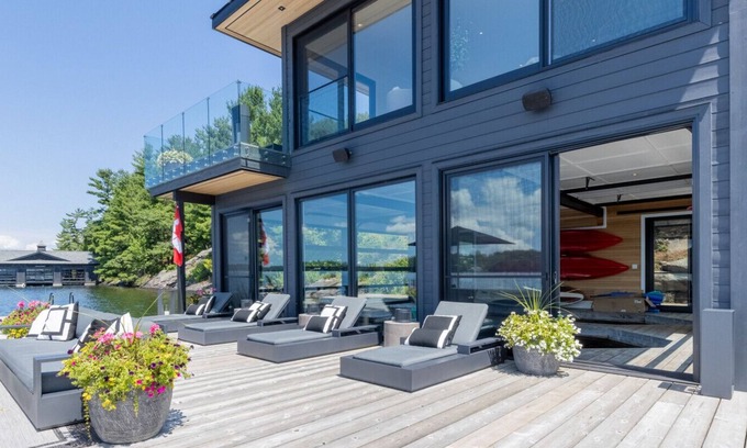 Muskoka Lakes House | Driftwood - Modern Muskoka Luxury on Lake Joseph