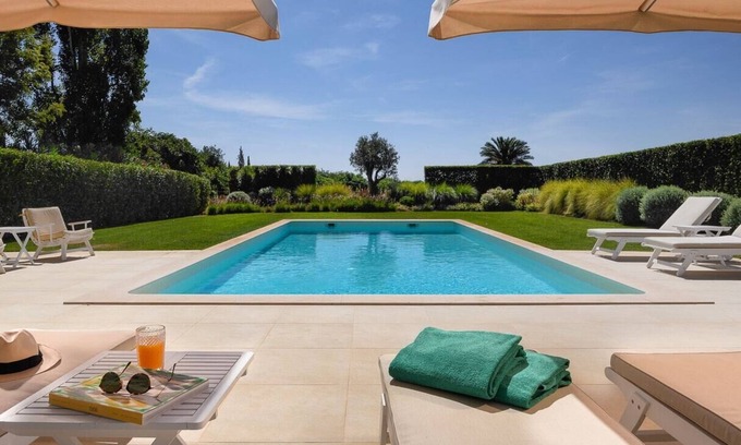 Portimao Villa | Drop-dead Gorgeous Algarve Country Retreat