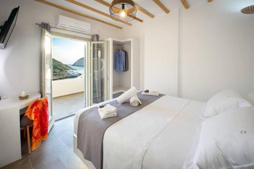 Herronisos Apartment | Droufakos’ home - Beachfront Lux 2BD apt. w. Views