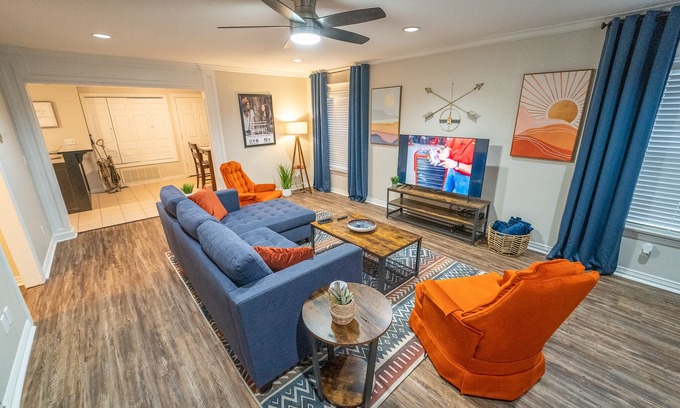 Chickasha House | Drover House | by USAO | Pool | King Bed | W/D
