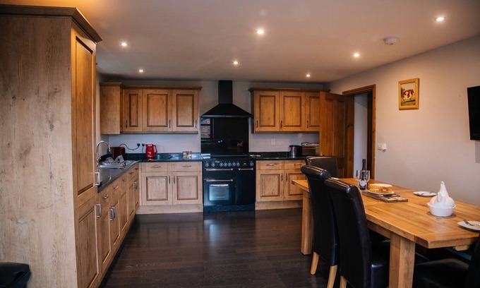 Malpas House | Drover's Barn - Stunning 3 bedroomed cottage with underfloor heating throughout.