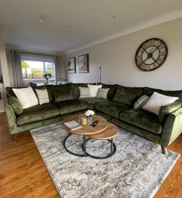 Enniskillen House | Drumbarna Hideaway with Hot Tub