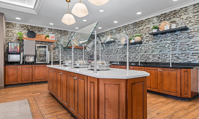 Creve Coeur Hotel | Drury Plaza Hotel St. Louis Creve Coeur