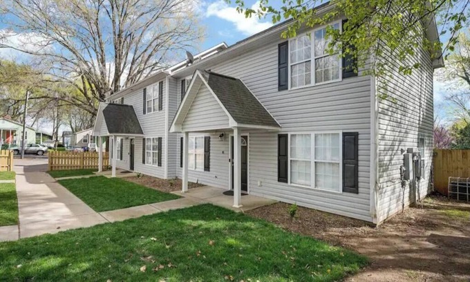 Downtown House | DT/2 Spacious 3BR Suites/FreeParking/SelfCheckin