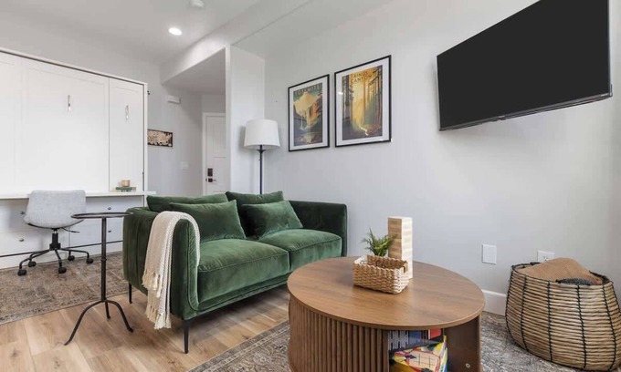 Tulare Apartment | DT Tulare Apt: DT, Taproom, Coffee Shops+