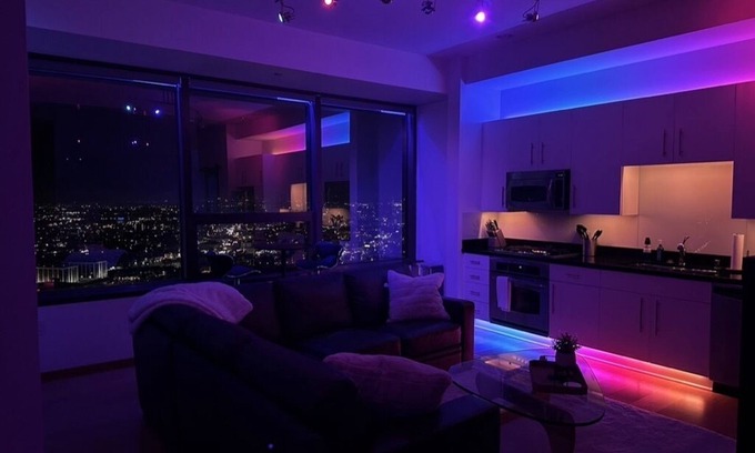 City West Condo | DTLA Skyscraper with Ocean View