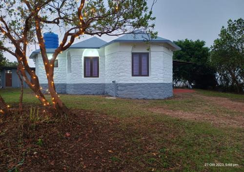 Todupulai House | DTPC Cottage Ilaveezhapoonchira