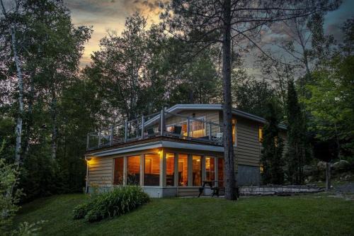 Chertsey Ski Chalet | Du Bonheur Lac Pare - Waterfront, Spa & FirePit