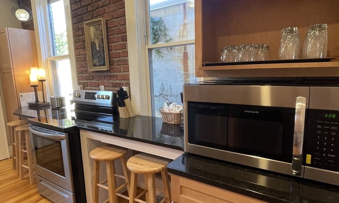 Dubuque House | Dubuque Luxury Rental Suite 107 Farmers Market