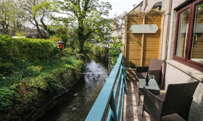 Cark Cottage | DUCK AWAY RIVERSIDE COTTAGE, pet friendly in Cark In Cartmel