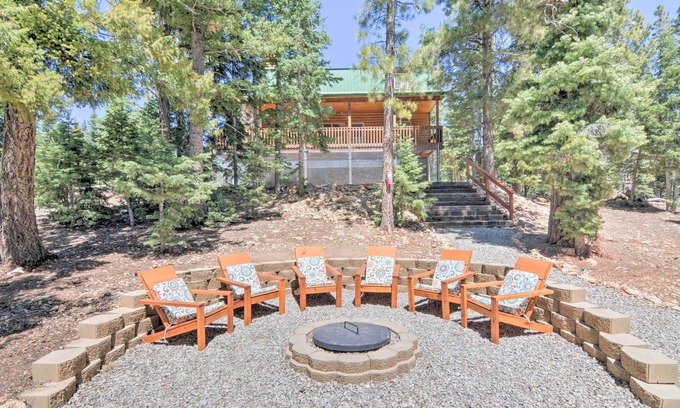 Meadow View Heights Cabin | Duck Creek Village Cabin Near National Forest!