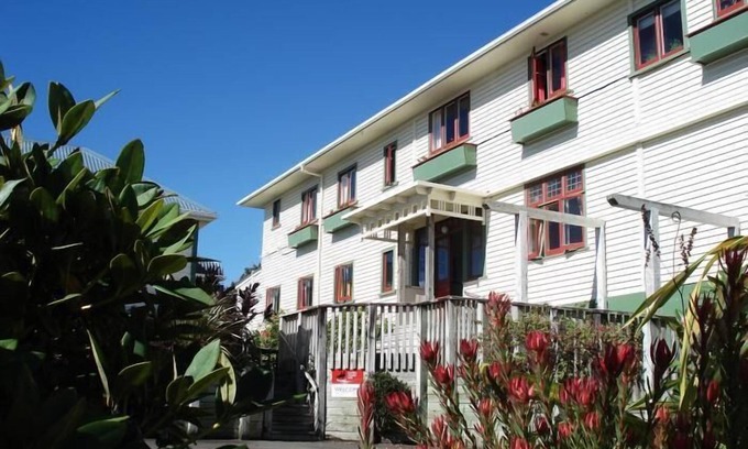 New Plymouth House | Ducks & Drakes Boutique Motel & Backpackers
