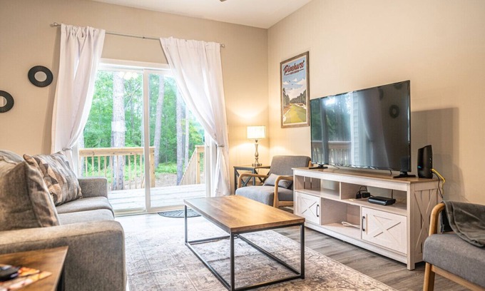 Southern Pines House | Ducks Landing Accommodations at Southern Pines Golf Course