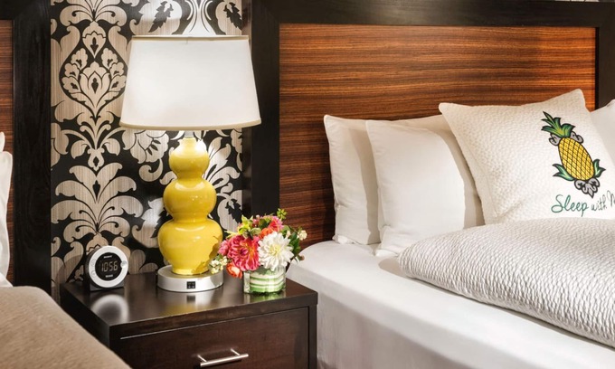 Lower Queen Anne Hotel | Duet Two Queen at The Maxwell: Pool, Family Room, Steps from Space Needle