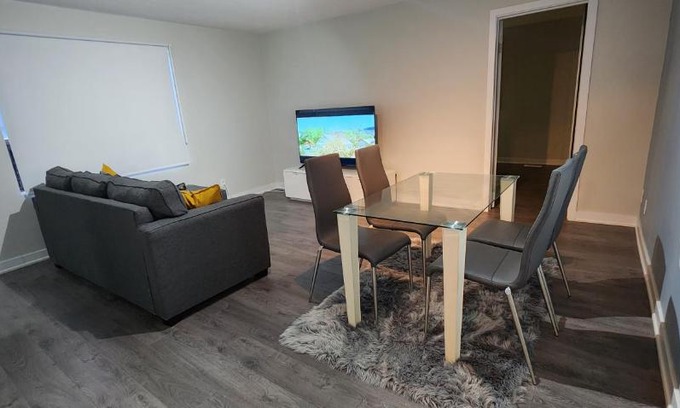 York Apartment | Dufferin home