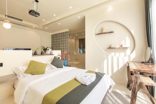 Dujiangyan Hotel | Dujiangyan Whispering Wind Hot Spring Resort Homestay(Near HSR Station)