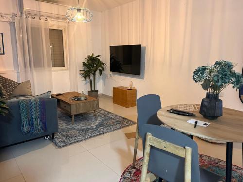Neve Zohar Apartment | Duke of the Dead Sea Crown Group Collection