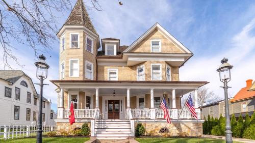 Cape May House | Duke Of Windsor