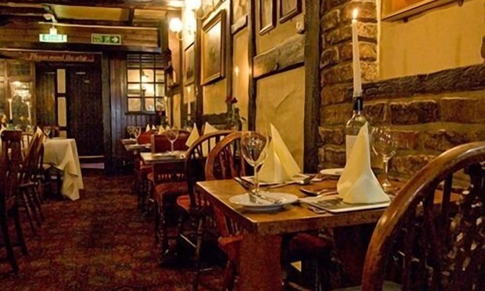 Sedgefield House | Dun Cow Inn