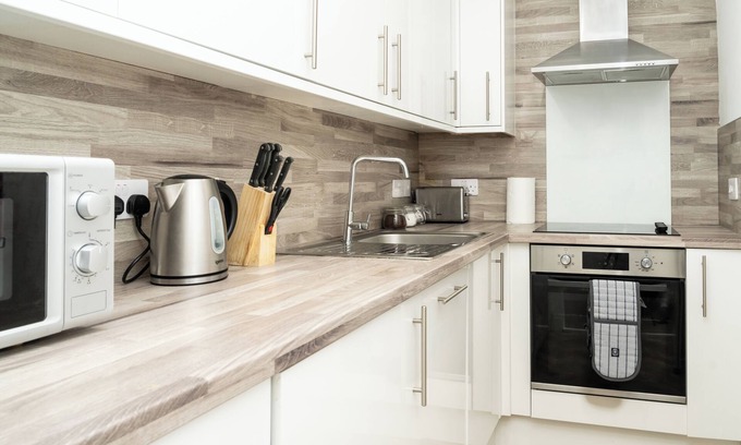 Glenisla Apartment | Dundee Luxury 4-Bedroom Townhouse *Free Parking