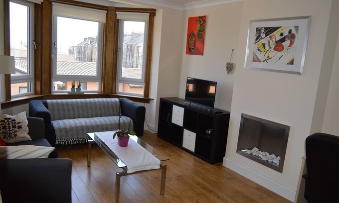 Murthill Apartment | DUNDEE STOBSWELL NEST - COZY RETREAT