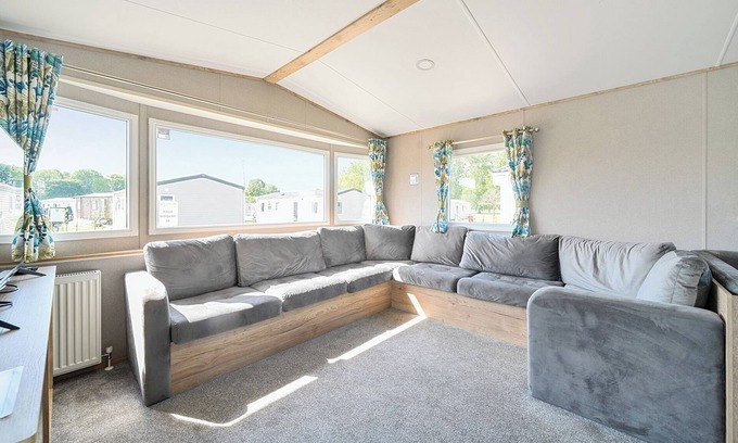 Hayling Island Cottage | DUNE DELIGHT - HAYLING ISLAND in Hayling Island Holiday Park