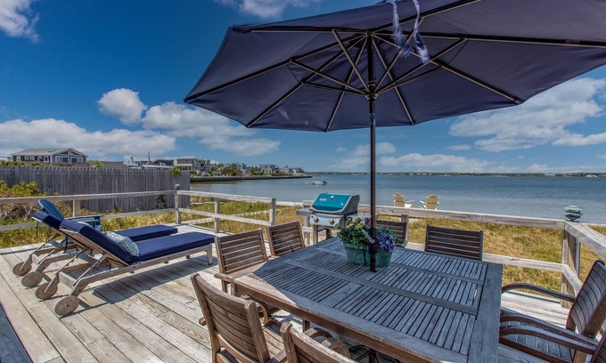 Westhampton Beach Cottage | Dune Rd Hamptons Bayfront Paradise!