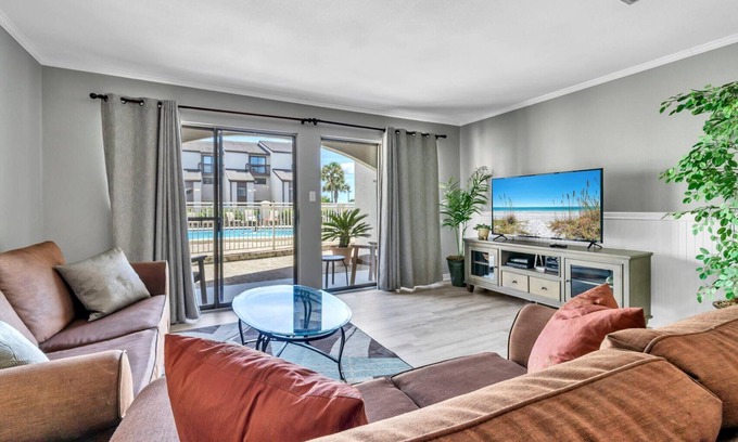 Seagrove Beach Condo | Dune Villas 7A - ground floor, pool front, 30A