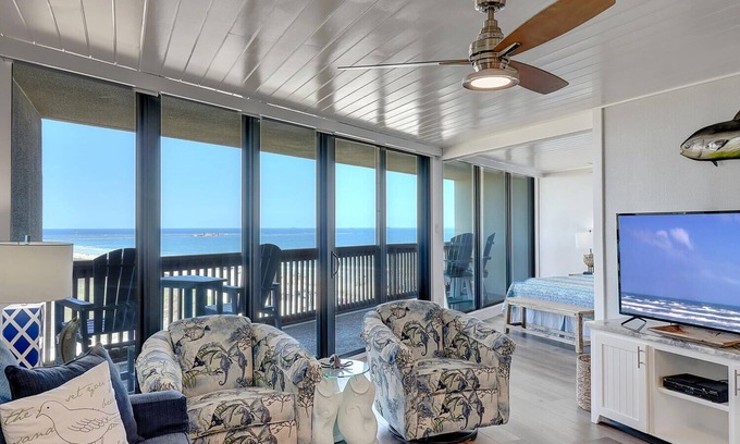 Port Aransas Condo | Dunes:902 Beautiful Condo, 2 BR. on the beach!